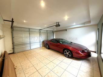 Venta de Casa de Lujo en ALTAMONTE-Curridabat. RAH 26-2159
