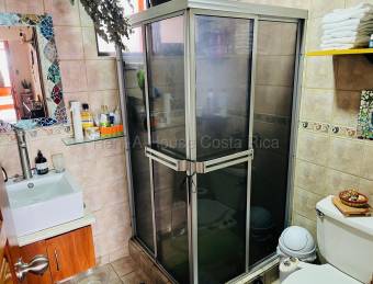 Alquiler casa amueblada con jacuzzi, balcón y 2 parqueos #26-2176 GS Alquiler casa amueblada con jacuzzi, balcón y 2 parqueos #26-2176 GS