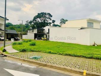 Venta de Lote ESQUINERO en La Unión-Concepción, Cartago. RAH 26-2181