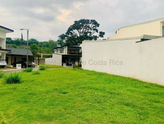 Venta de Lote ESQUINERO en La Unión-Concepción, Cartago. RAH 26-2181