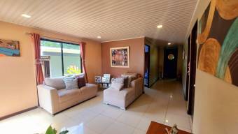 Venta de hermosa propiedad de 447 M2 y casa de 5 habitaciones ubicada en Santa ana 26-2199