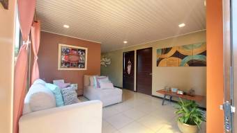 Venta de hermosa propiedad de 447 M2 y casa de 5 habitaciones ubicada en Santa ana 26-2199