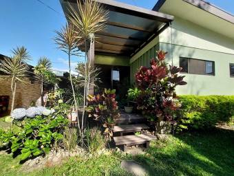 Venta de hermosa propiedad de 447 M2 y casa de 5 habitaciones ubicada en Santa ana 26-2199
