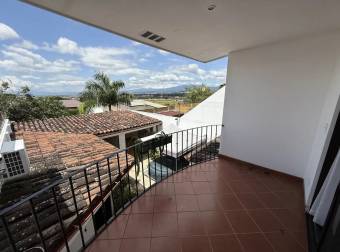 Venta Amplia y Hermosa Casa Independiente en Residencial Rohmoser
