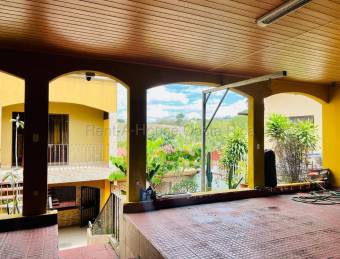 Venta de casa con apartamento incluido en San Francisco de Heredia 26-2204