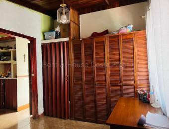 Venta de casa con apartamento incluido en San Francisco de Heredia 26-2204