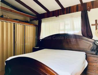 Venta de casa con apartamento incluido en San Francisco de Heredia 26-2204