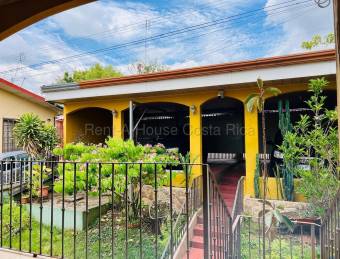 Venta de casa con apartamento incluido en San Francisco de Heredia 26-2204
