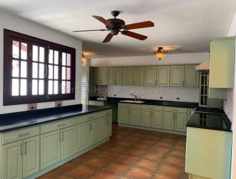 Hotel holístico en venta con casa independiente y espacios para bienestar integral #26-2007 GS, $ 1,500,000, 6, San José, Escazú
