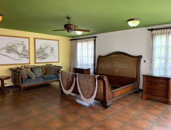 Hotel holístico en venta con casa independiente y espacios para bienestar integral #26-2007 GS, $ 1,500,000, 6, San José, Escazú