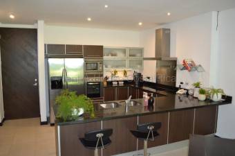 Alquiler Apartamento amplio con terraza privada y 3 baños #26-2132 GS