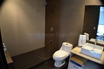 Alquiler Apartamento amplio con terraza privada y 3 baños #26-2132 GS