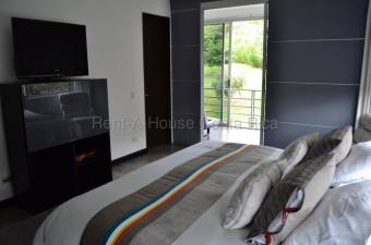 Alquiler Apartamento amplio con terraza privada y 3 baños #26-2132 GS