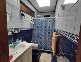 Casa en venta en el centro de San Antonio de Coronado #25-1100 GS