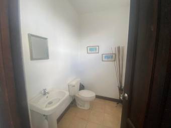 Venta de Oficina en Alajuela. RAH 26-300 USO DE SUELO COMERCIAL