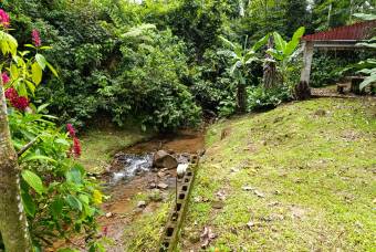 Ganga amplio terreno con casa a remodelar