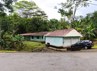 Ganga amplio terreno con casa a remodelar