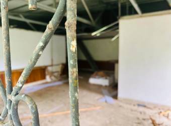 Ganga amplio terreno con casa a remodelar