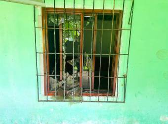 Ganga amplio terreno con casa a remodelar