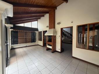 Se alquila casa con uso de suelo mixto en Hospital San José 26-2212 Se alquila casa con uso de suelo mixto en Hospital San José 26-2212