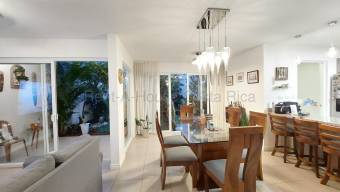 Venta de hermosa casa de 4 habitaciones ubicada en Ciudad Colon 26-2213