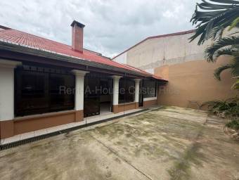 Venta de hermosa casa de 4 habitaciones ubicada en Ciudad Colon 26-2213