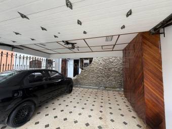 Venta de hermosa casa de 4 habitaciones ubicada en Ciudad Colon 26-2213