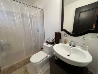 Apartamento en venta con vista a las montañas y excelente ubicación #23-2150 GS Apartamento en venta con vista a las montañas y excelente ubicación #23-2150 GS