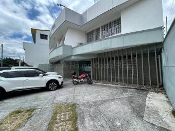 Venta edificio comercial esquinero con parqueos #26-1870 GS