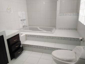 Casa de una planta en Guadalupe con excelente ubicación y patio #26-295 GS Casa de una planta en Guadalupe con excelente ubicación y patio #26-295 GS