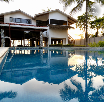 EXCLUSIVA CASA FRENTE AL MAR EN PLAYA TIVIVES