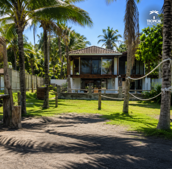 EXCLUSIVA CASA FRENTE AL MAR EN PLAYA TIVIVES
