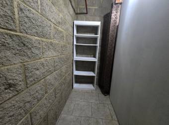 VENTA DE CASA TIPO CHALET CON JARDIN AMPLIO, EN TAMBOR, ALAJUELA