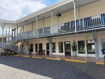 Alquiler local nuevo con vitrina, terraza y alto flujo comercial #26-1840 GS