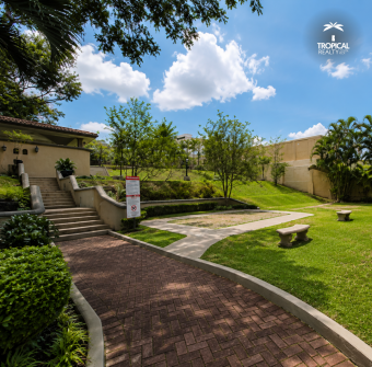 Spacious Apartment for Sale  La Alhambra Condominium, Escazú