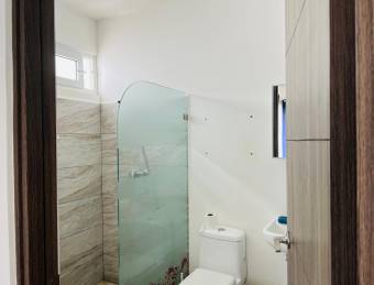 Se vende casa en Ulloa Heredia 25-810