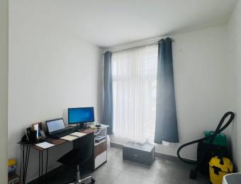 Se vende casa en Ulloa Heredia 25-810
