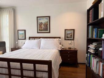 Apartamento de lujo en alquiler en Santa Ana con terraza privada #26-2132 GS