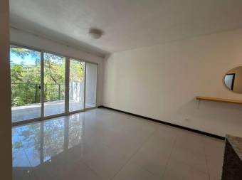 Apartamento con jardín privado y alta rentabilidad en Santa Ana #26-1232 GS