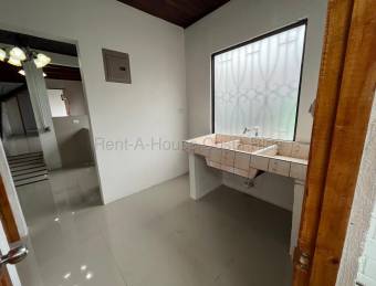 Casa en venta en San Ramón Centro con amplios espacios y acabados en madera #26-2203 GS Casa en venta en San Ramón Centro con amplios espacios y acabados en madera #26-2203 GS