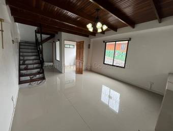 Casa en venta en San Ramón Centro con amplios espacios y acabados en madera #26-2203 GS Casa en venta en San Ramón Centro con amplios espacios y acabados en madera #26-2203 GS