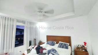 Casa en venta en Hacienda Colón con jardín privado y amplios espacios #26-2213 GS