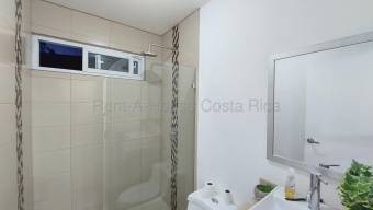 Casa en venta en Hacienda Colón con jardín privado y amplios espacios #26-2213 GS