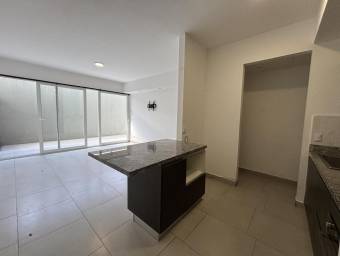 Venta apartamento moderno con patio y 2 parqueos #25-1267 GS