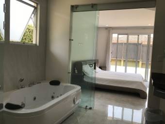 Venta de Casa de lujo en Colinas de Montealegre-Cartago.
