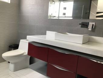 Venta de Casa de lujo en Colinas de Montealegre-Cartago.