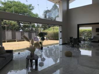 Venta de Casa de lujo en Colinas de Montealegre-Cartago.