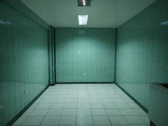 Venta de edificio comercial con 26 espacios, ascensor y parqueo #24-657 GS