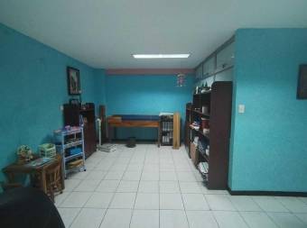 Venta de edificio comercial con 26 espacios, ascensor y parqueo #24-657 GS
