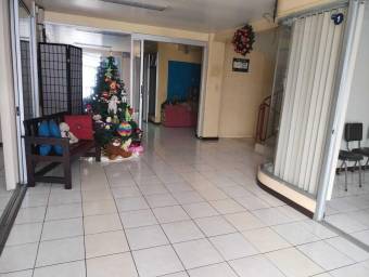 Venta de edificio comercial con 26 espacios, ascensor y parqueo #24-657 GS